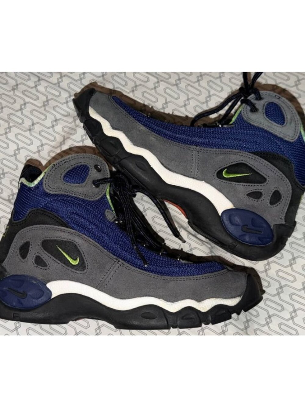 Vintage Y2K Nike ACG sneaker boots. Womens 9.